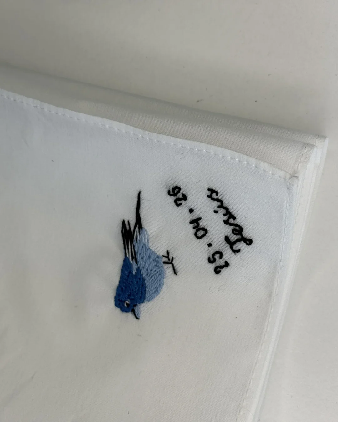 Pañuelo bordado personalizado para testigos de boda